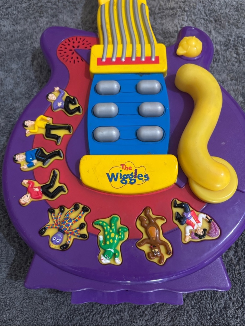 The Wiggles Wiggly Giggly Guitar Dancing Singing 18" Purple 2004
*Works* - Picture 5 of 8